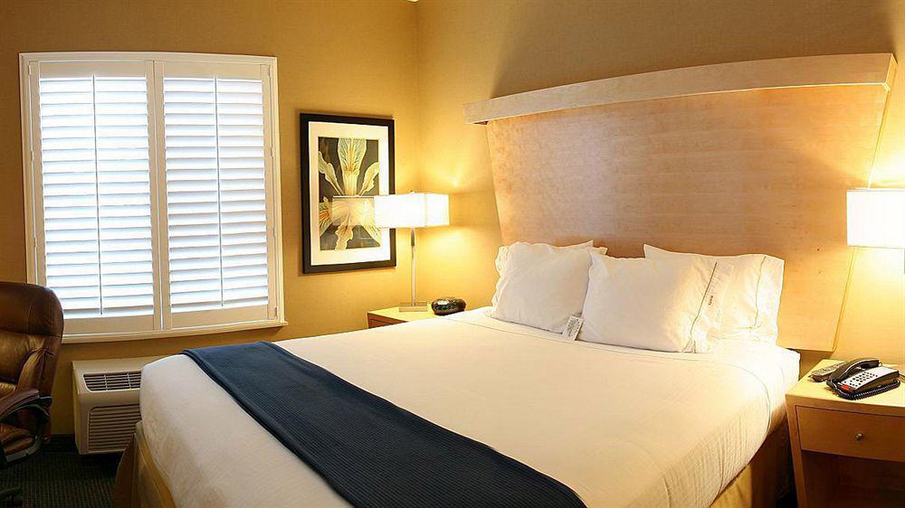 Holiday Inn Express Hotel & Suites Modesto-Salida By Ihg Exterior photo